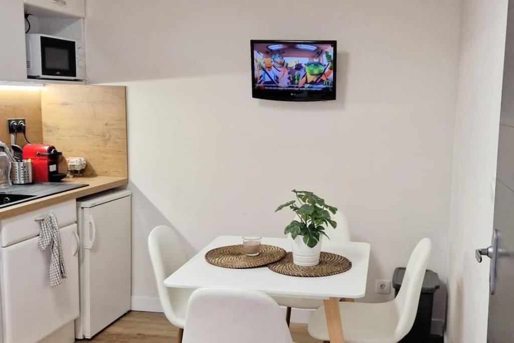 Lourde Center Apartment 3 Bed With Parking Lourdes Exterior photo